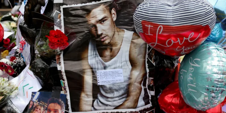Liam Payne fans gather in great crowds to pay tribute in London’s Hyde Park