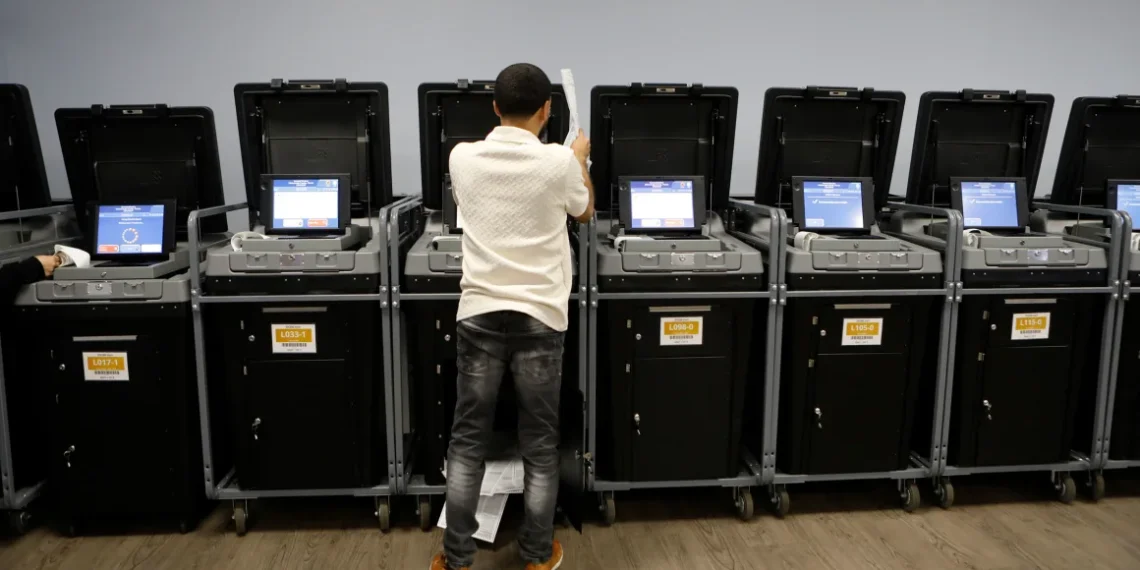 A Nation on Edge: The Dramatic Closing Chapter of the 2024 Presidential Race