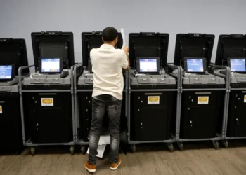 A Nation on Edge: The Dramatic Closing Chapter of the 2024 Presidential Race