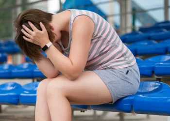 Common Gesture May Indicate Concussion, Researchers Warn