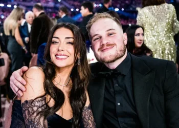 Zach Bryan Apologizes to Fans, Reveals Split from Girlfriend in Heartfelt Message