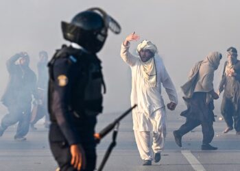 Massive Police Crackdown: Imran Khan Supporters Dispersed Amid Islamabad Protests