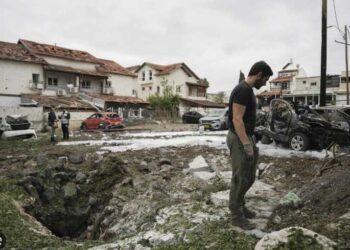 Hezbollah Fires Heavy Rocket Barrage Into Israel Amid Rising Tensions