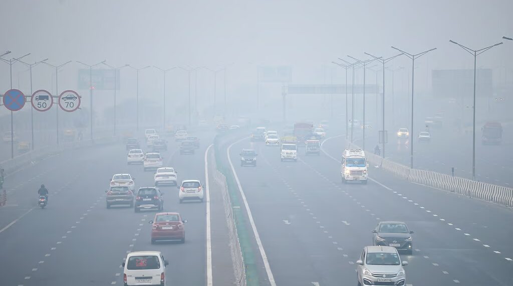Smog Crisis in Delhi: Restrictions and Stubble Burning Worsen Pollution Woes