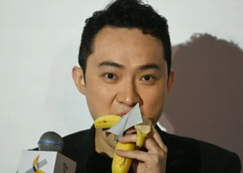 Crypto Tycoon Eats $6.2M Banana Artwork at Press Conference