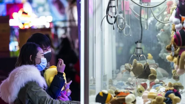 Claw Machine Controversy: Hong Kong May Introduce New Regulations - Getty Images