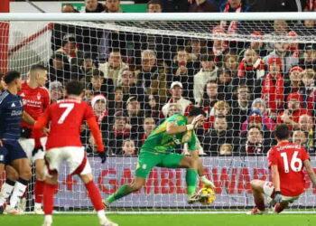 Epic Save by Emiliano Martínez Steals the Spotlight in Forest Clash
