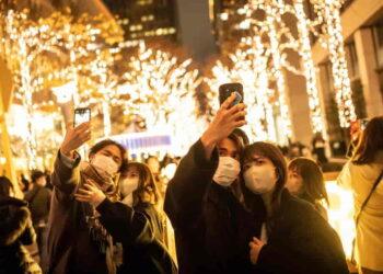 Why Japanese Couples Treat Christmas as a Day of Love - Yuichi Yamazaki/AFP/Getty Images/File