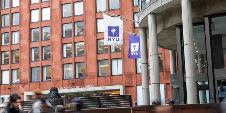 Why US Universities Are Advising Students to Cut Winter Breaks Short - Spencer Platt/Getty Images