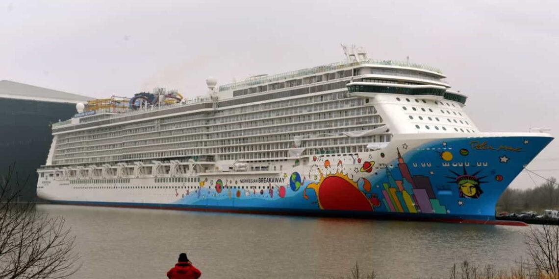 Cruise Passenger Falls Overboard; Search Abandoned After Sunset - Carmen Jaspersen/AP