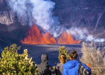 Kilauea Volcano Sends Lava Fountains 295 Feet Into the Air - Janice Wei/NPS via AP