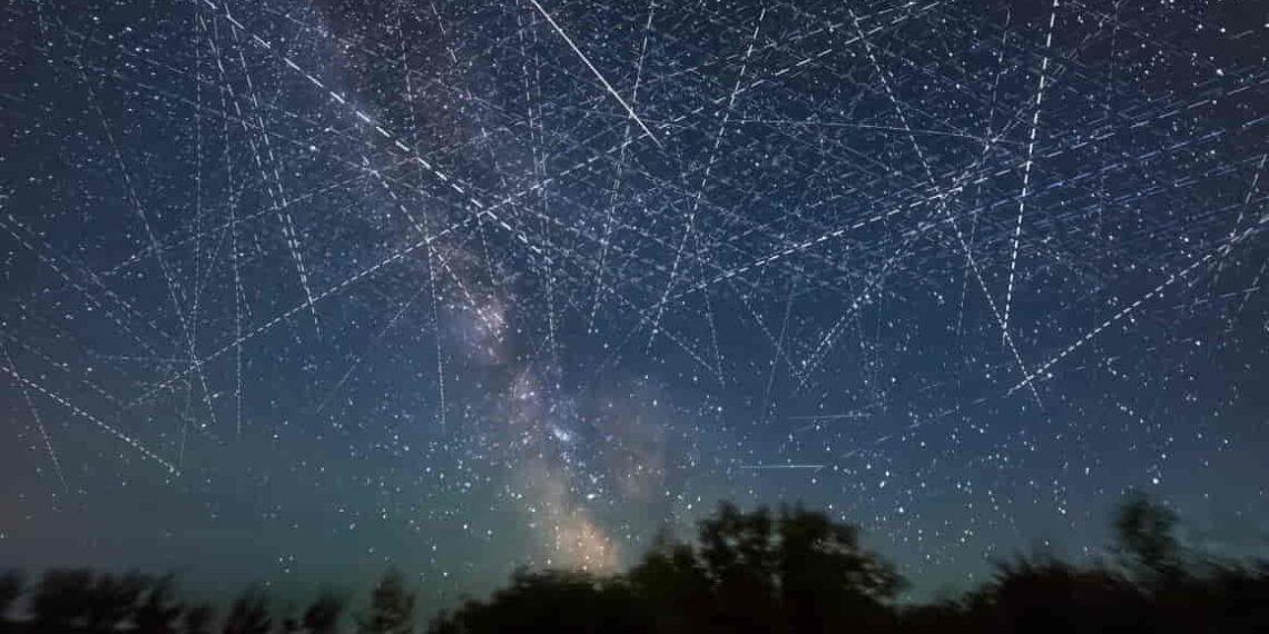 The Growing Danger of Space Junk and Its Impact on Satellites - Alan Dyer/VWPics/Universal Images Group/Getty Images