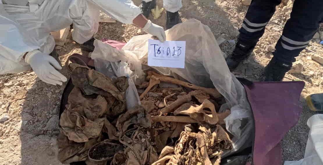 Mass Graves Uncovered in Syria: Families Seek Answers - Abdulkarem Al-Mohammad/Anadolu/Getty Images