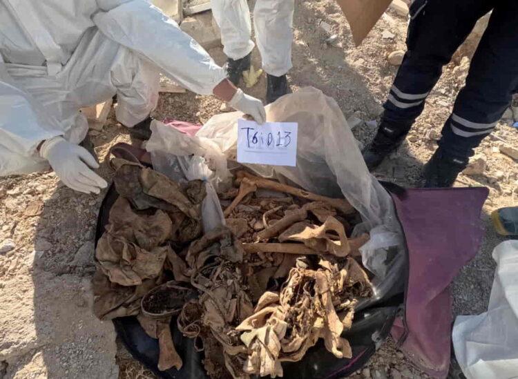 Mass Graves Uncovered in Syria: Families Seek Answers - Abdulkarem Al-Mohammad/Anadolu/Getty Images