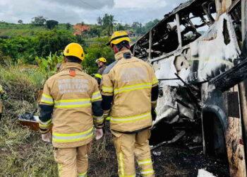 Fatal Bus Crash in Brazil: 38 Dead, Many Injured - Belo Horizonte Military Fire Dep/Handout/Reuters