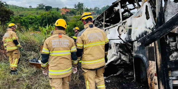 Fatal Bus Crash in Brazil: 38 Dead, Many Injured - Belo Horizonte Military Fire Dep/Handout/Reuters