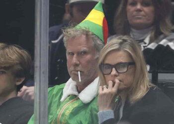 Will Ferrell Brings Grumpy Buddy the Elf to NHL Game in Hilarious Moment - Photo: Ronald Martinez/Getty