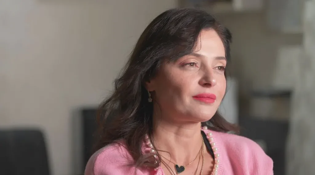 Woman Finds Birth Father on Facebook After Years of Searching