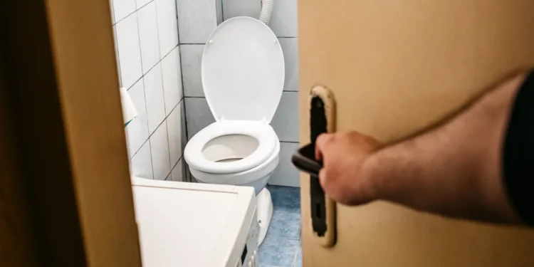 How Often You Should Pee and What It Says About Your Body - urbazon/iStockphoto/Getty Images/File