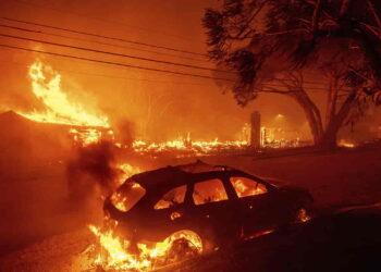 Sylmar Fire Erupts, Prompts Urgent Evacuation Orders - Ethan Swope / Credit: AP