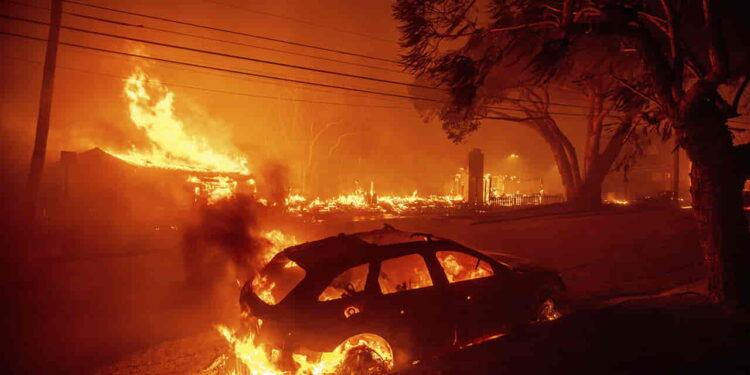 Sylmar Fire Erupts, Prompts Urgent Evacuation Orders - Ethan Swope / Credit: AP