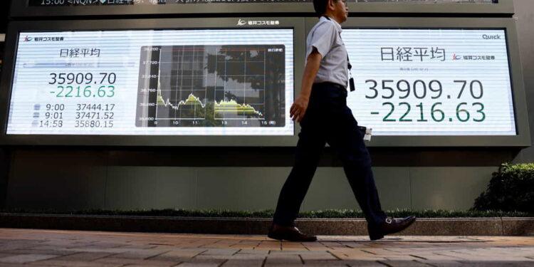 Mixed Start for Chinese Stocks as Asia Markets Follow Wall Street Gains - REUTERS/Issei Kato/File photo