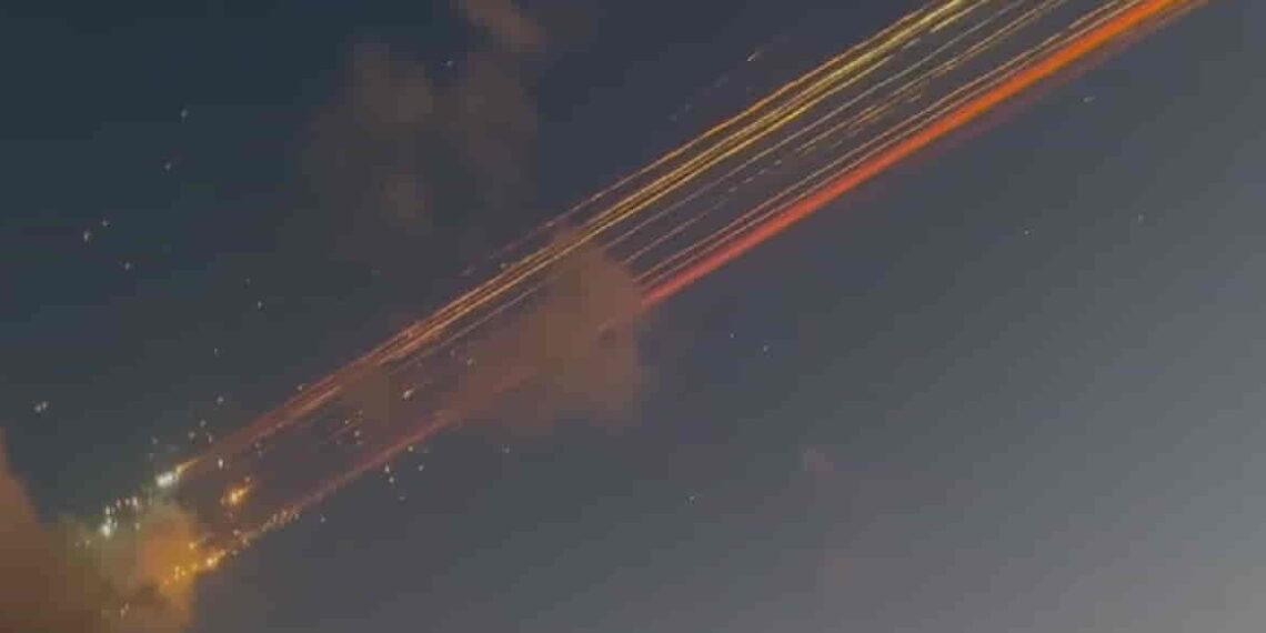 SpaceX Starship's Seventh Test Flight: Booster Catch Success, Spacecraft Failure - Clint Gerald/Photo