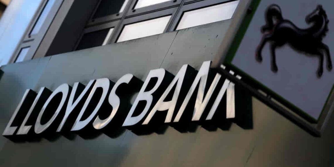 Lloyds Banking Group Cuts 136 Branches as Digital Banking Grows - Andy Rain/EPA