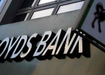 Lloyds Banking Group Cuts 136 Branches as Digital Banking Grows - Andy Rain/EPA