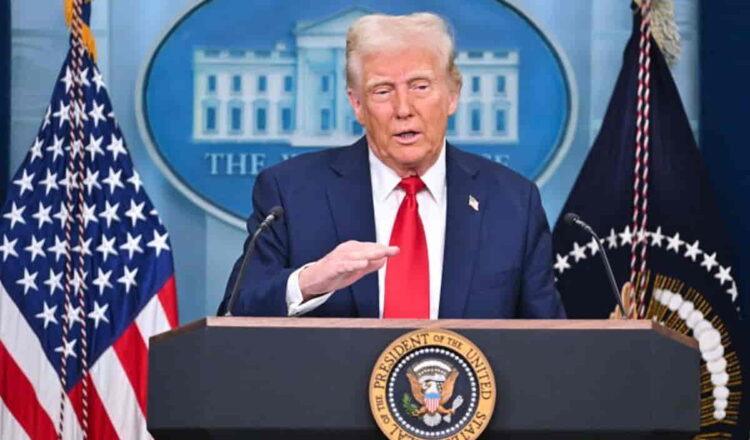 Trump Criticizes Democrats Over Fatal Air Collision- CNN live /Photo