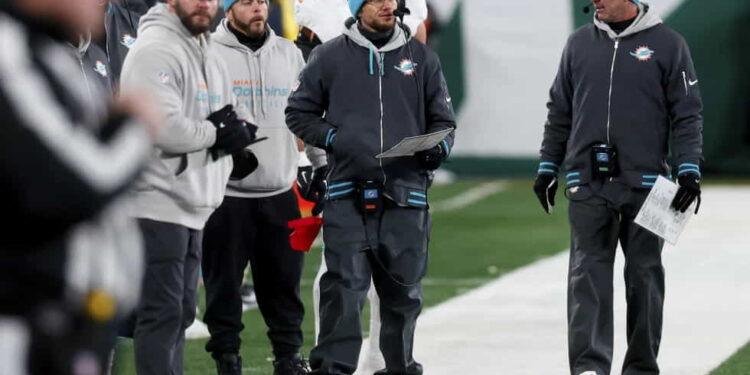 Tyreek Hill’s Frustration Grows After Dolphins Miss Playoffs - (AP Photo/Noah K. Murray)