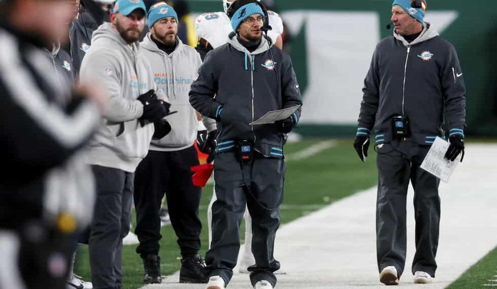 Tyreek Hill’s Frustration Grows After Dolphins Miss Playoffs - (AP Photo/Noah K. Murray)