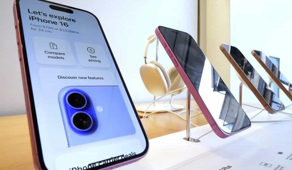 Apple’s AI-Powered iPhones See Slow Start in Key Markets - Gene J. Puskar/AP Photo