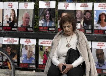 Hostages to Be Freed as Israel-Hamas Ceasefire Takes Effect - Maya Alleruzzo/AP Photo