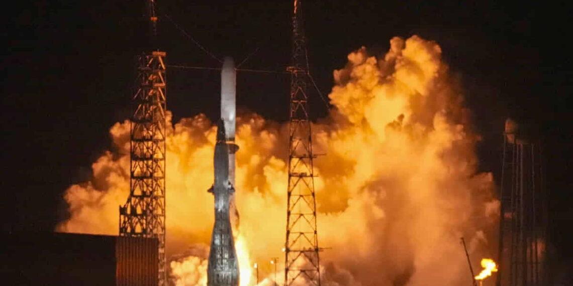 Blue Origin’s New Glenn Rocket Achieves Orbit in First Test Flight - John Raoux/AP Photo