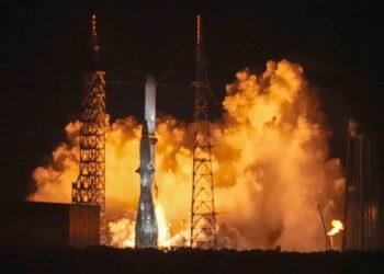 Blue Origin’s New Glenn Rocket Achieves Orbit in First Test Flight - John Raoux/AP Photo