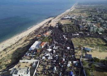 Fragile Ceasefire: Israeli Hostage Released, Palestinians Allowed to Return to Northern Gaza - Abed Hajjar/AP Photo