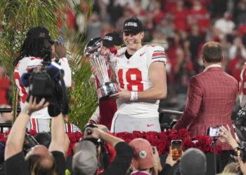 Buckeyes Secure Spot in CFP with 41-21 Rose Bowl Victory Over Oregon - AP Photo/Mark J. Terril