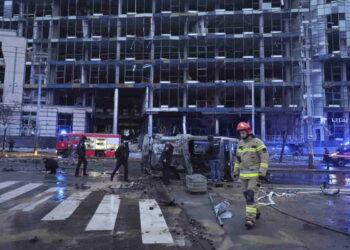 Russian Missiles Kill 3 in Kyiv, While Ukrainian Drones Set Fires in Russia - Efrem Lukatsky/AP Photo