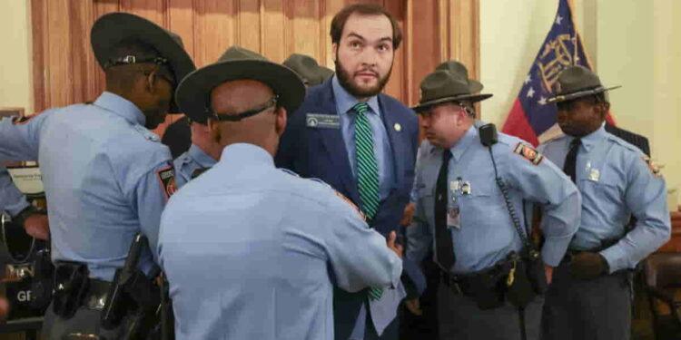 House Ban Defiance Leads to Senator’s Arrest - Jason Getz/Atlanta-Journal-Constitution via AP