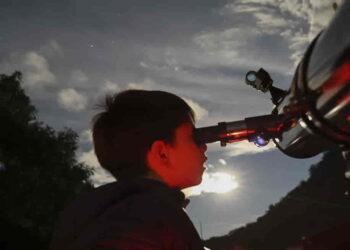 Six Planets Shine in the January Sky—Here’s How to See Them - AP Photo/Ginnette Riquelme, File