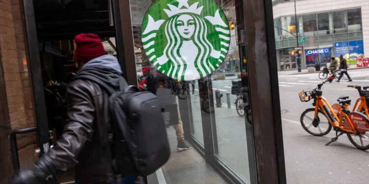 Why Starbucks Is Changing Its Restroom and Seating Rules - Spencer Platt/Getty Images