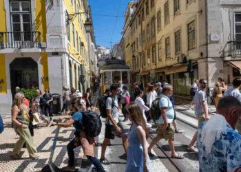 Beyond the Crowds: Finding Peaceful Alternatives to Overcrowded Destinations - Jorge Mantilla/NurPhoto/Getty Images