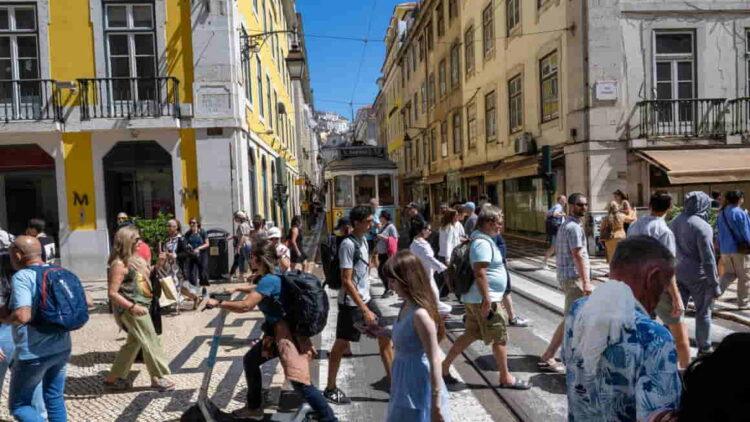 Beyond the Crowds: Finding Peaceful Alternatives to Overcrowded Destinations - Jorge Mantilla/NurPhoto/Getty Images