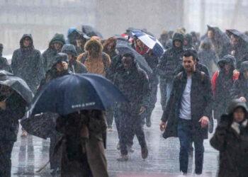 Stay-at-Home Warning Issued as Storm Éowyn Brings Destructive Winds - Marcin Nowak/LNP/Shutterstock