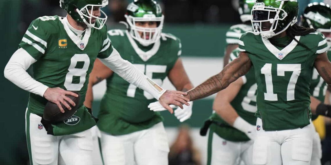 Rodgers Makes History with 500th Touchdown Pass in Jets' Win - Seith Wenig/AP Photo