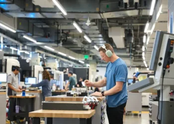 Apple’s Bold $500 Billion Plan: More Jobs, AI, and Manufacturing Image Credit to APPLE