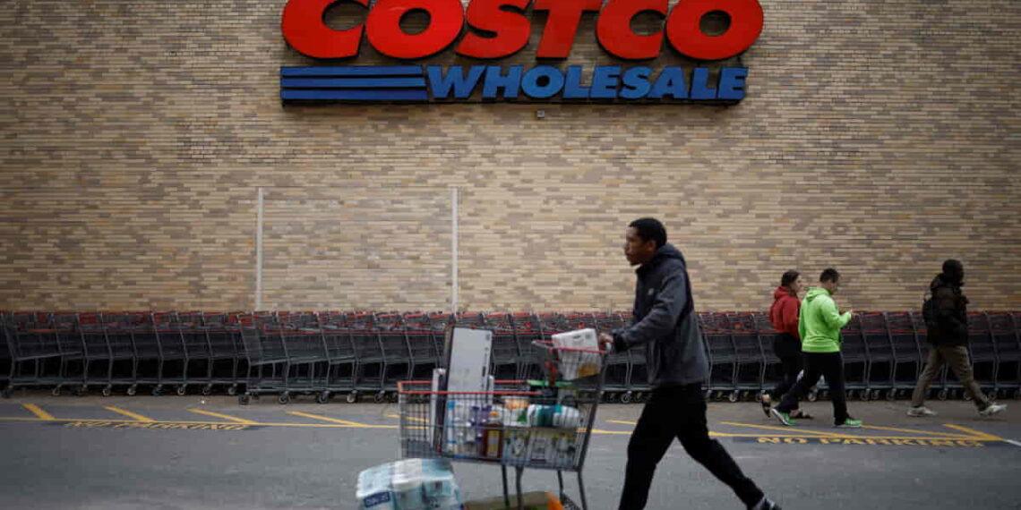 Costco Raises Minimum Hourly Wage to $20, Top Pay to Exceed $30 - Benoit Tessier/REUTERS File Photo