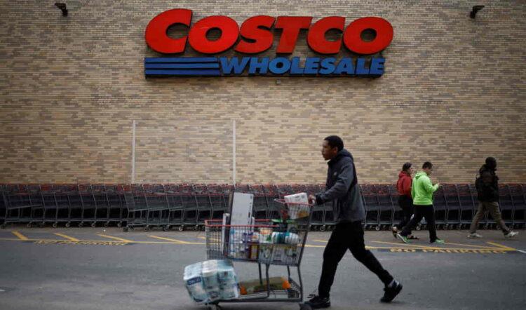 Costco Raises Minimum Hourly Wage to $20, Top Pay to Exceed $30 - Benoit Tessier/REUTERS File Photo