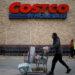 Costco Raises Minimum Hourly Wage to $20, Top Pay to Exceed $30 - Benoit Tessier/REUTERS File Photo